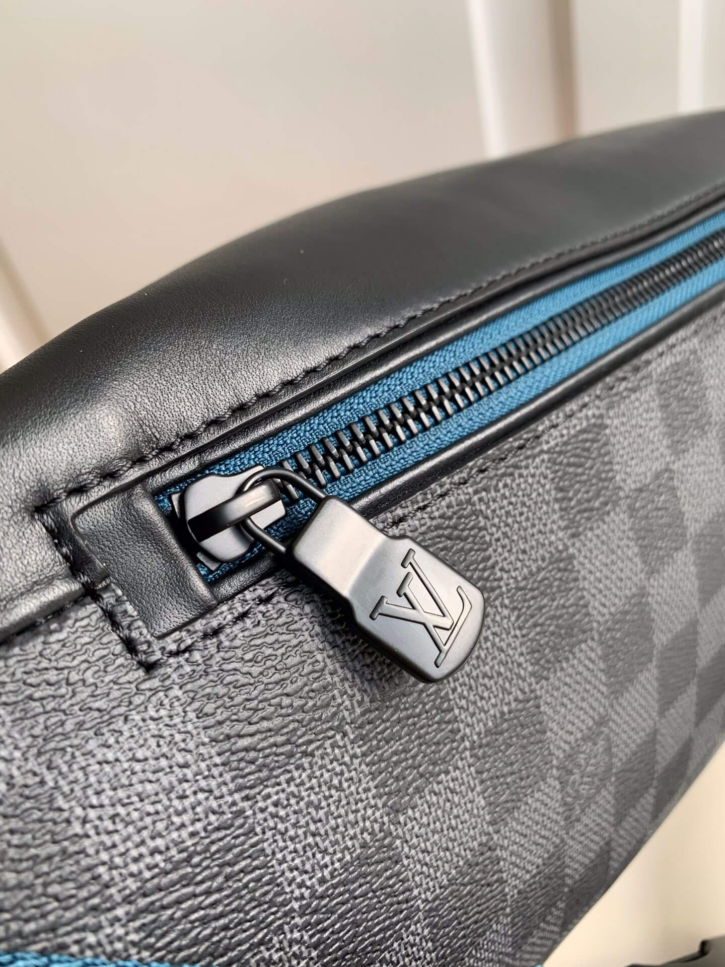 M40187 BUMBAG DamierCobalt fanny pack chest bag Men's bag black calfskin