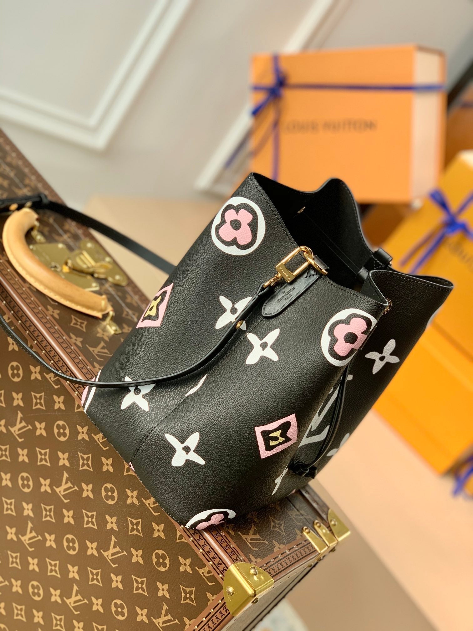 M45821 BLACK Néonoé mm Shoulder bucket bag Jungle Monogram