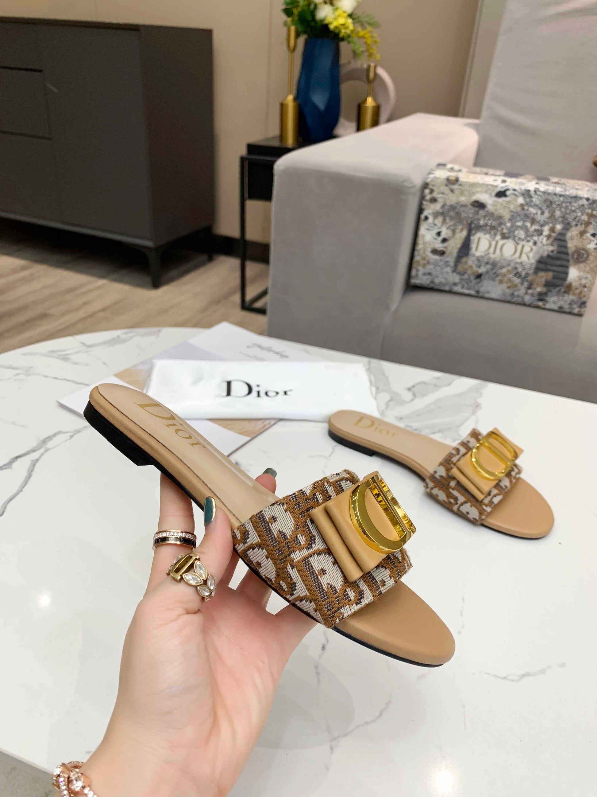 Luxury Shoes - DIR - 623
