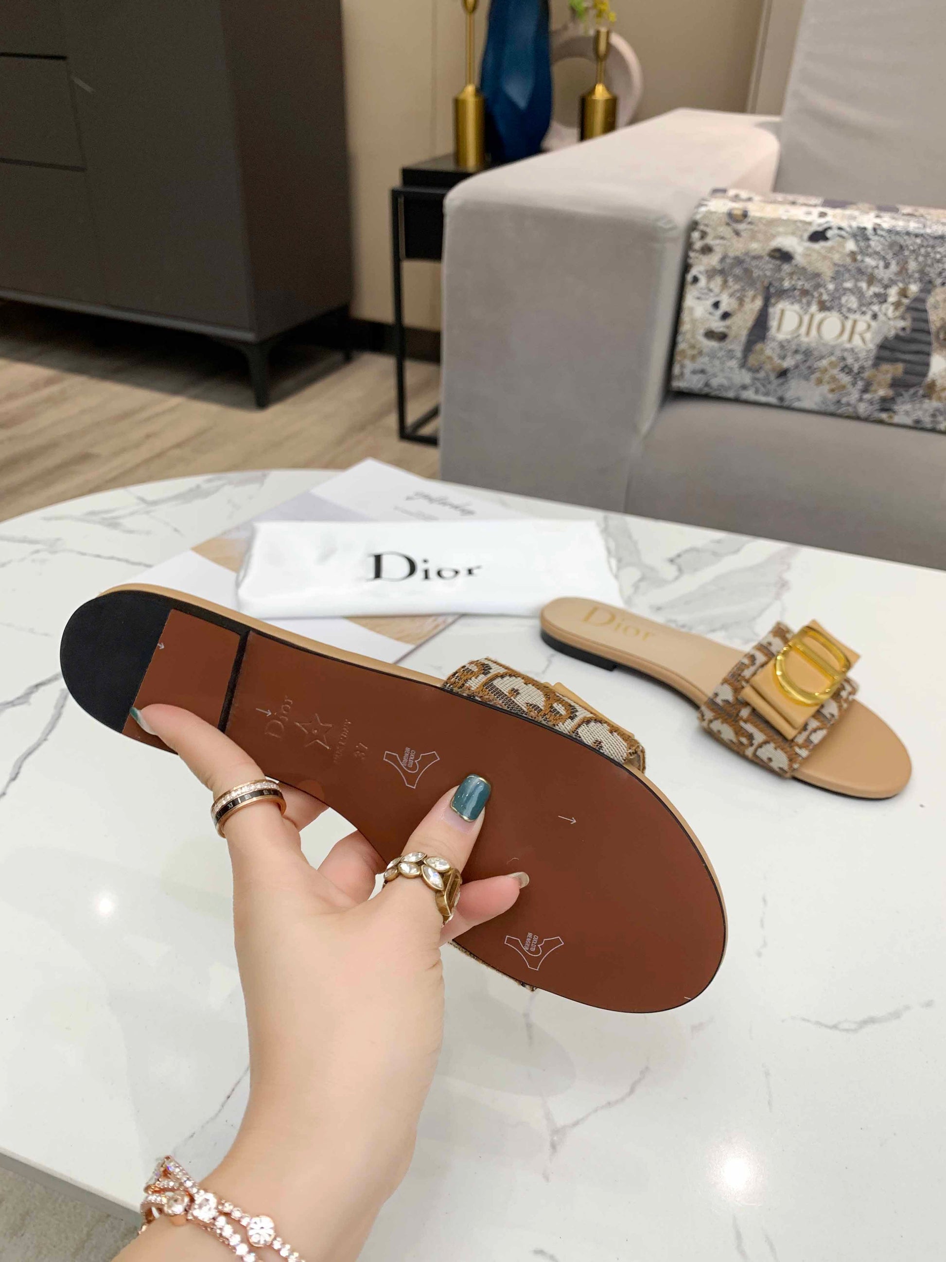 Luxury Shoes - DIR - 623