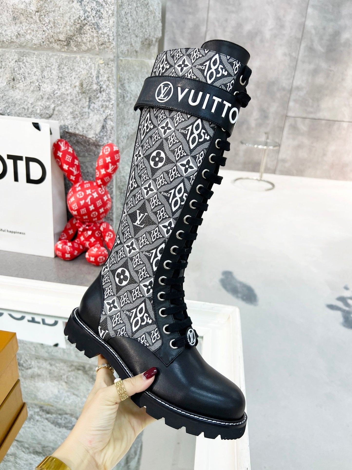 Luxury Shoes - LU-V - 489