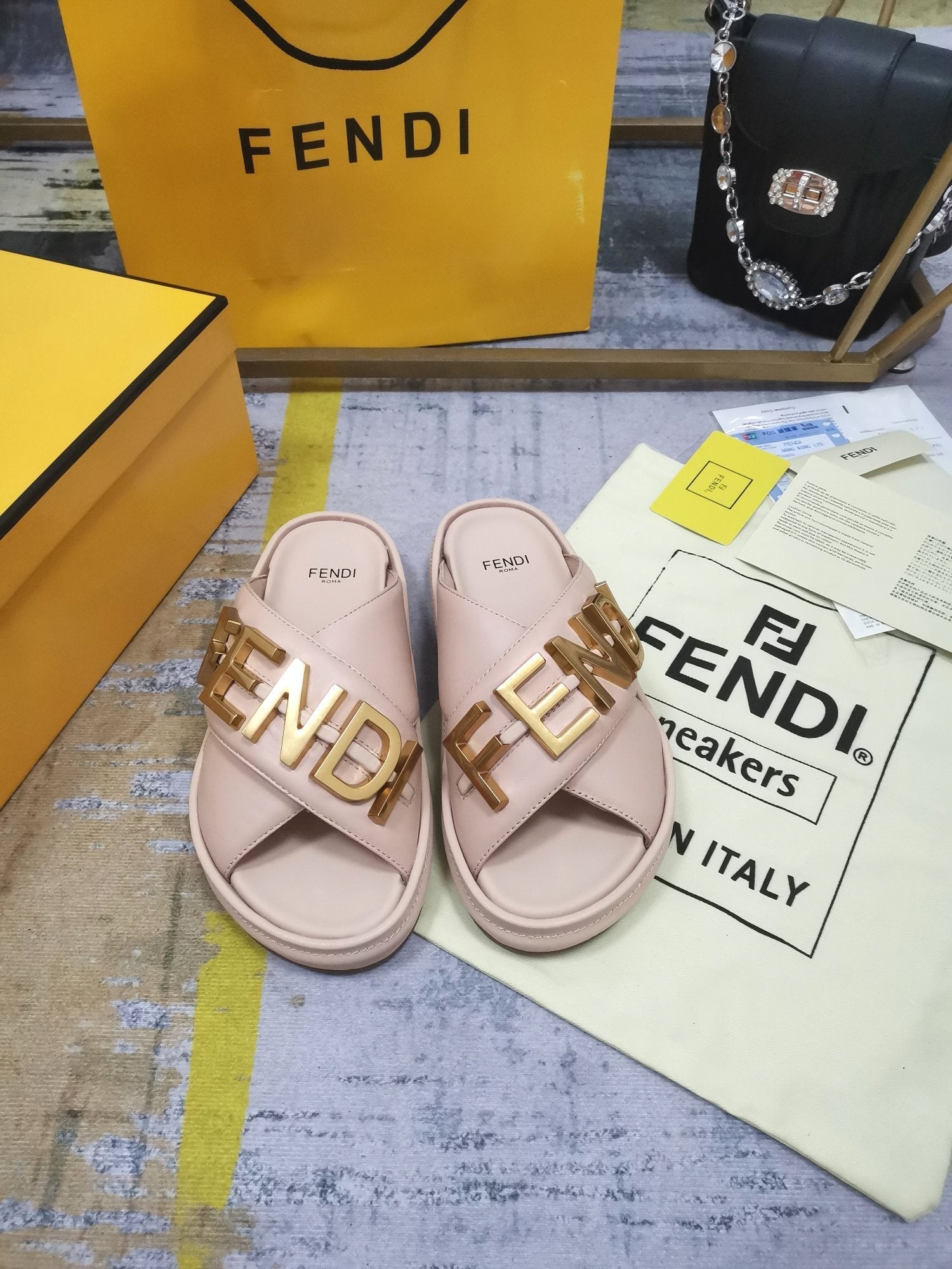 Luxury Shoes - FED - 672