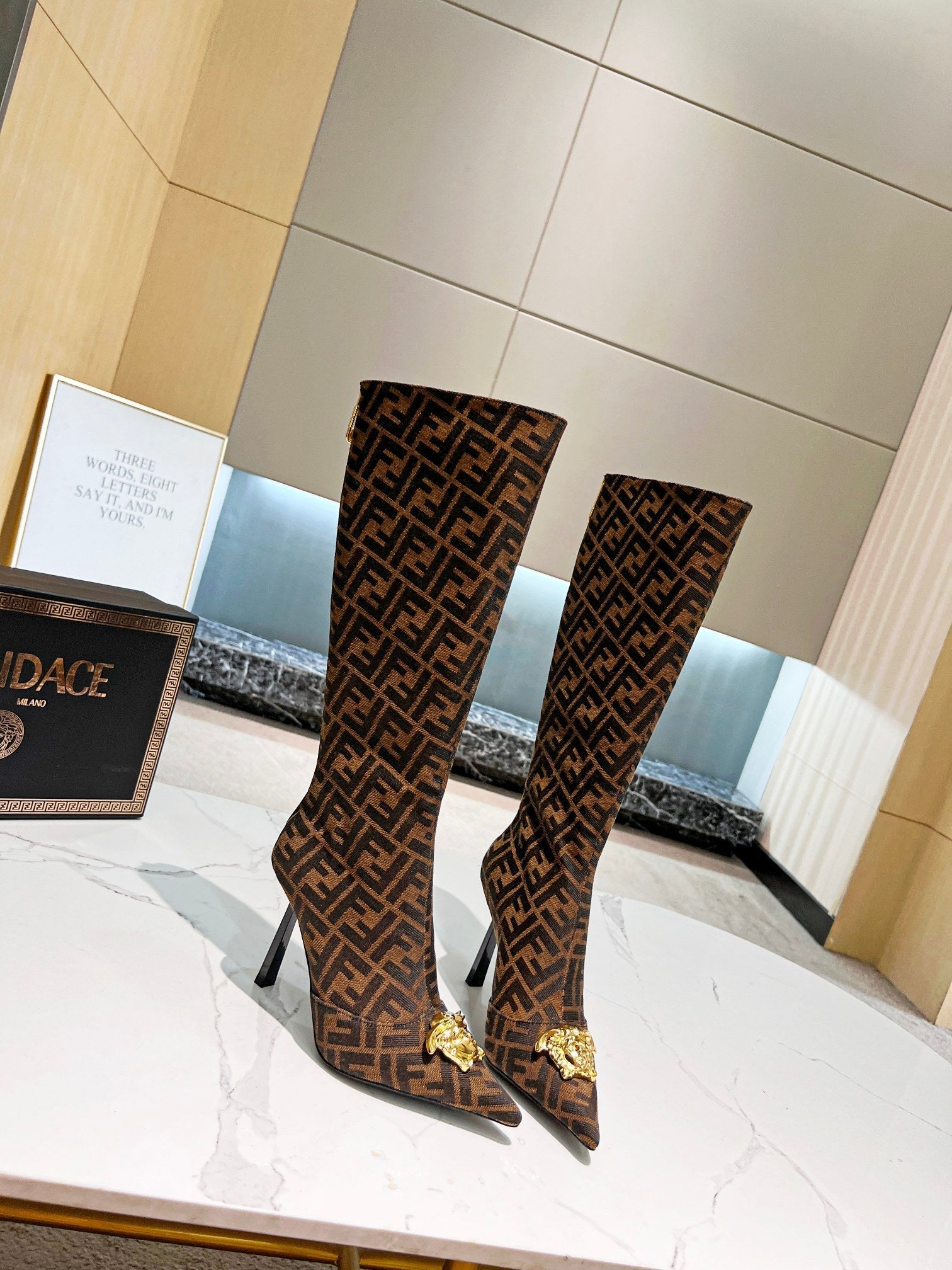 Luxury Shoes - FED - 390