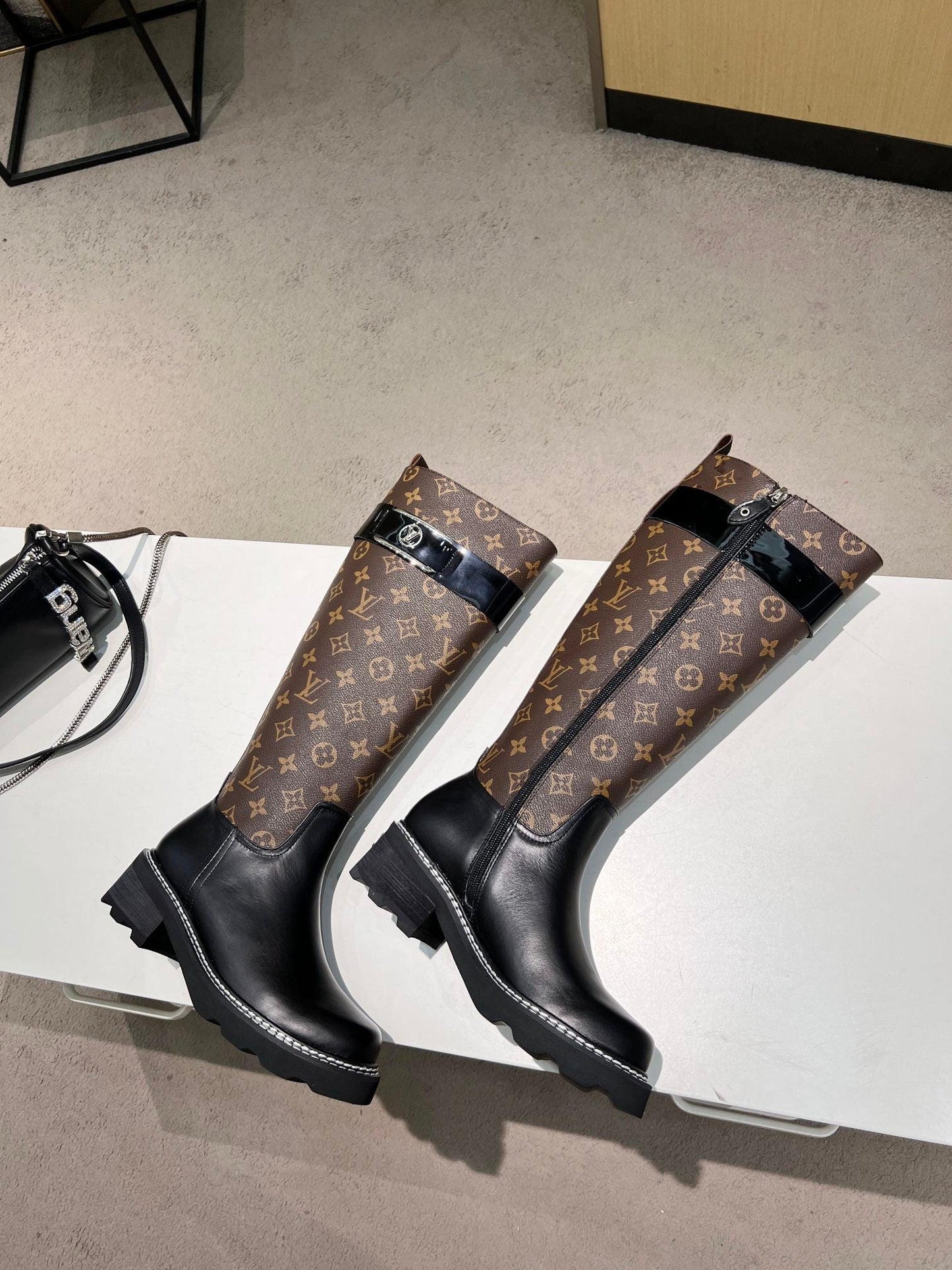 Luxury Shoes - LU-V - 1068