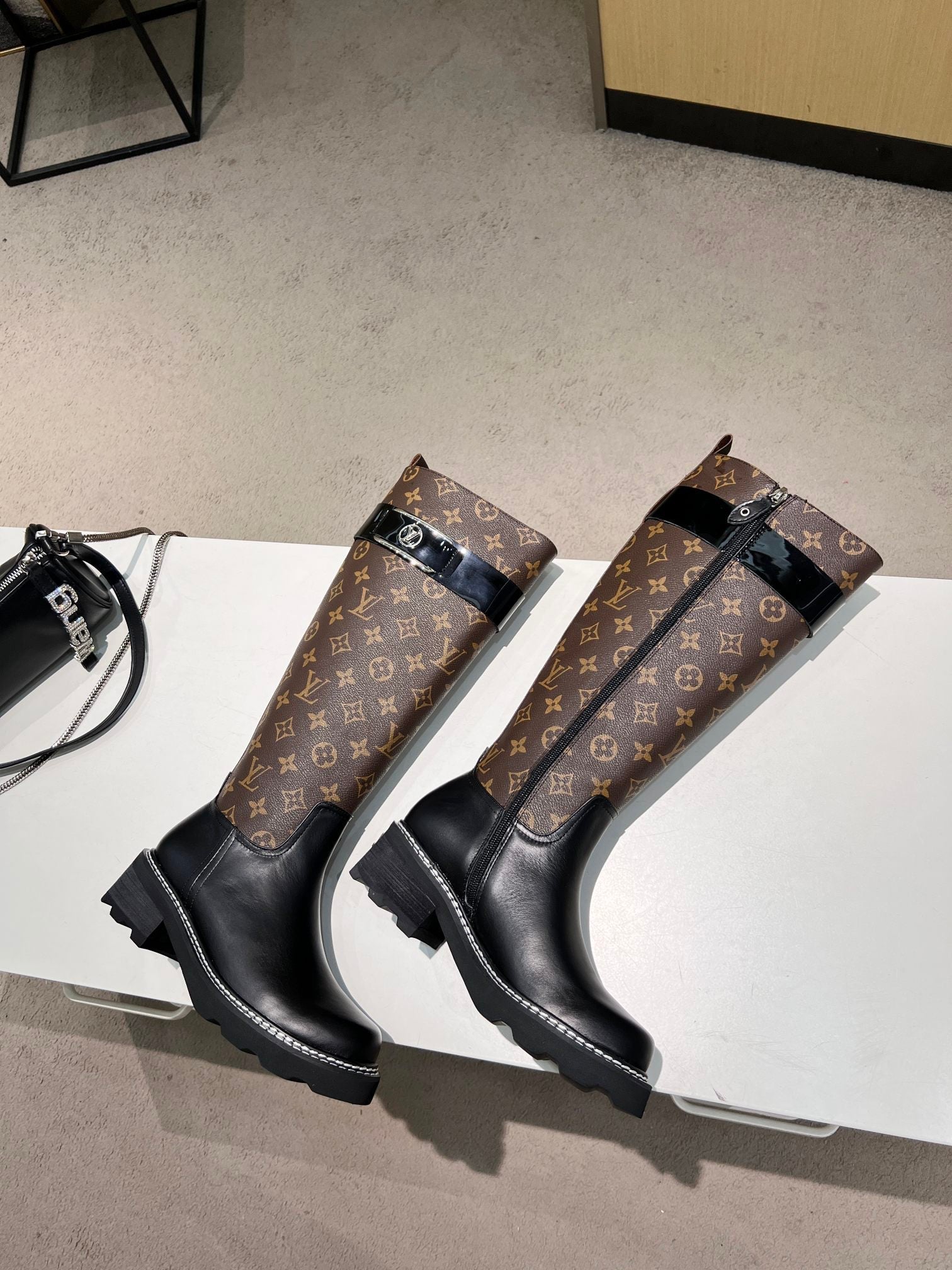 Luxury Shoes - LU-V - 1068