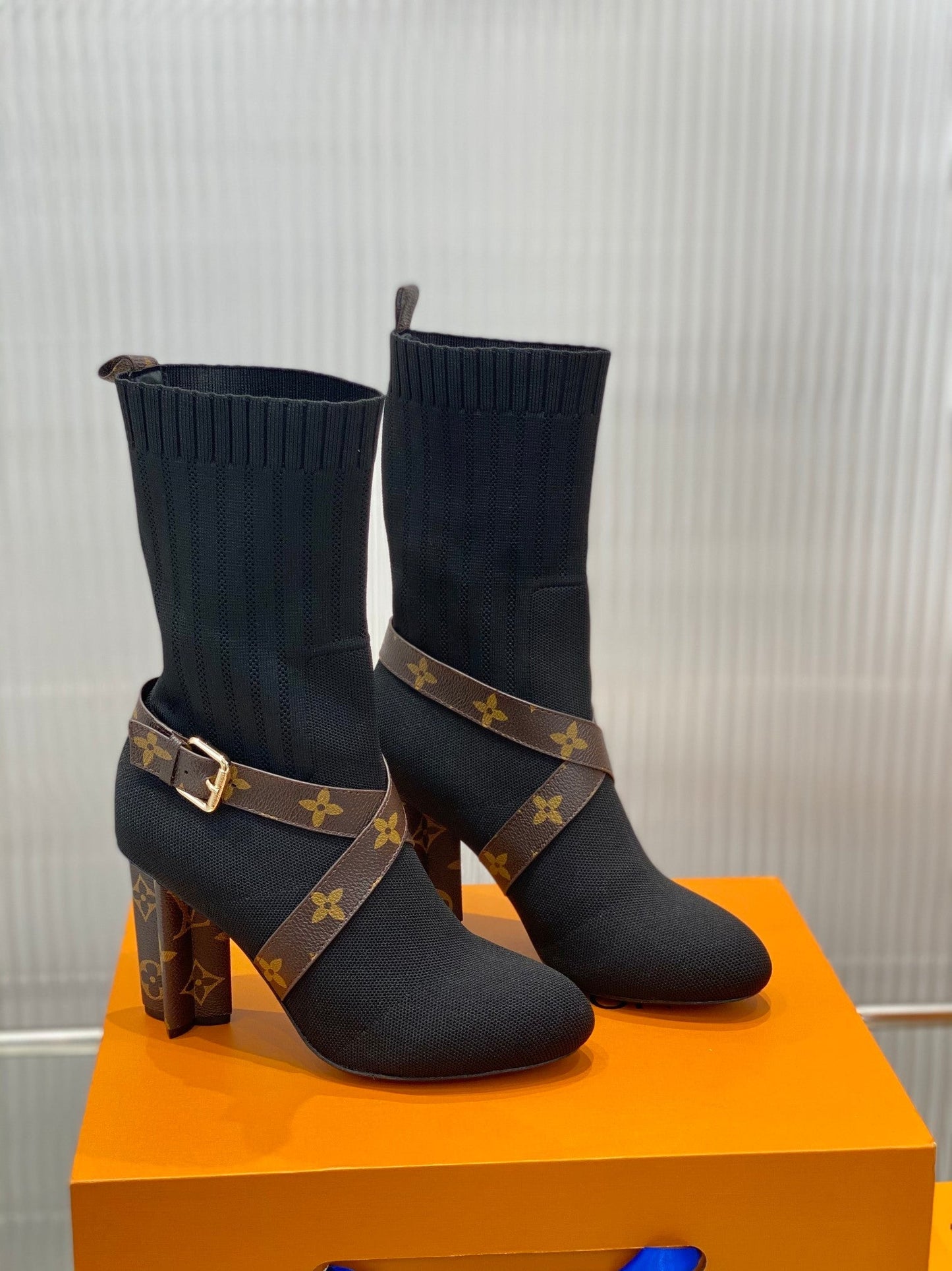 Luxury Shoes - LU-V - 1056
