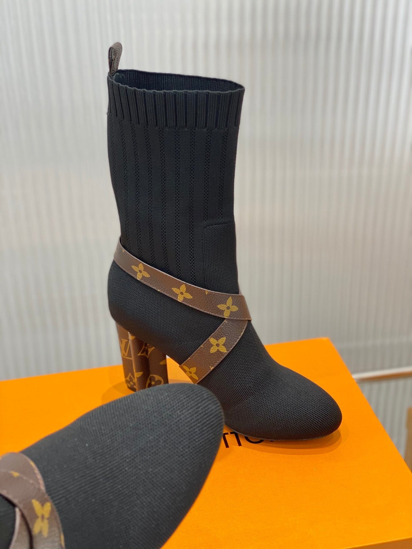 Luxury Shoes - LU-V - 1056