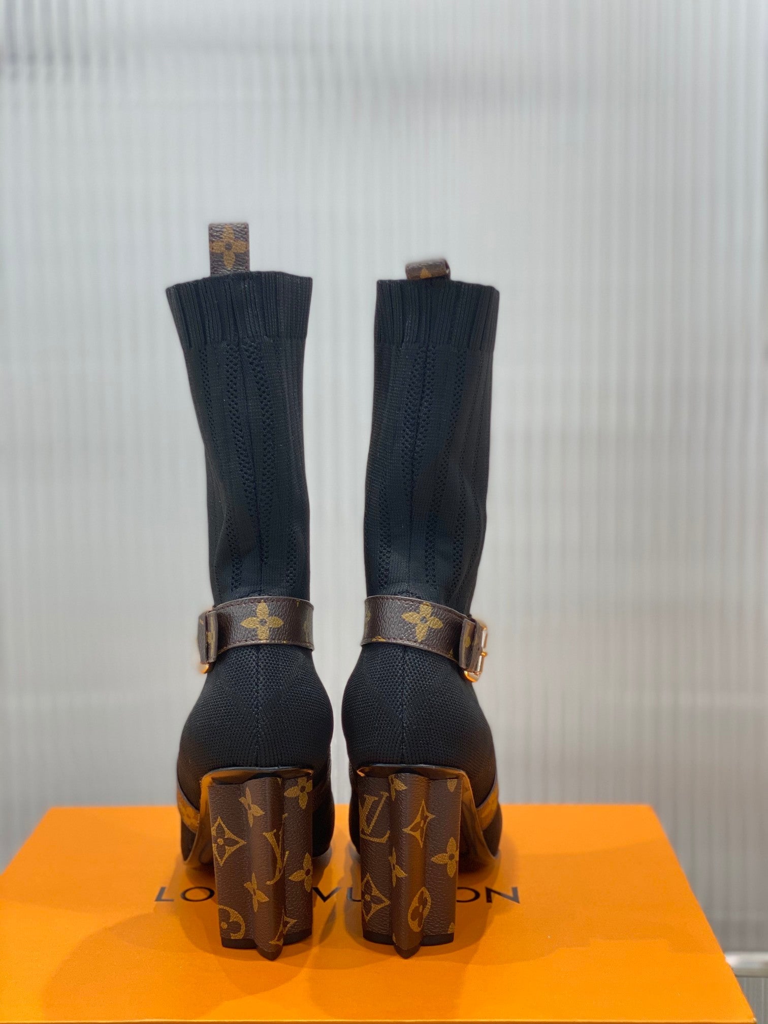Luxury Shoes - LU-V - 1056