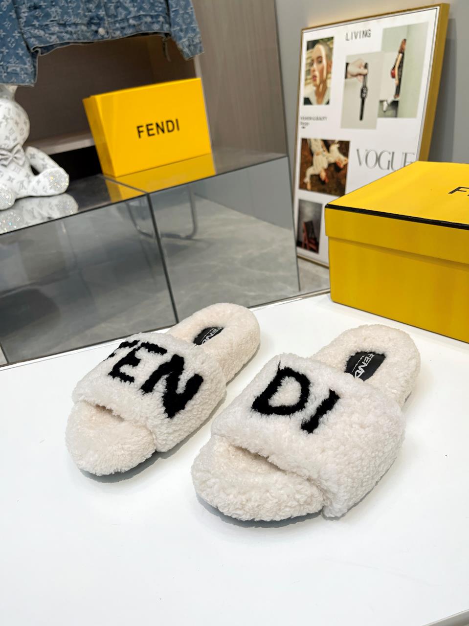 Luxury Shoes - FED - 372