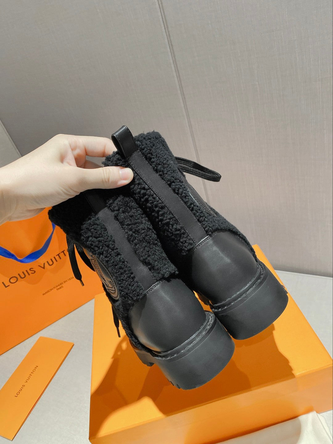 Luxury Shoes - LU-V - 618