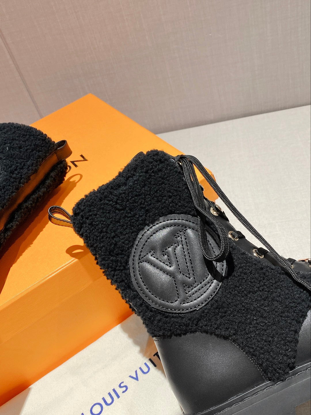 Luxury Shoes - LU-V - 618