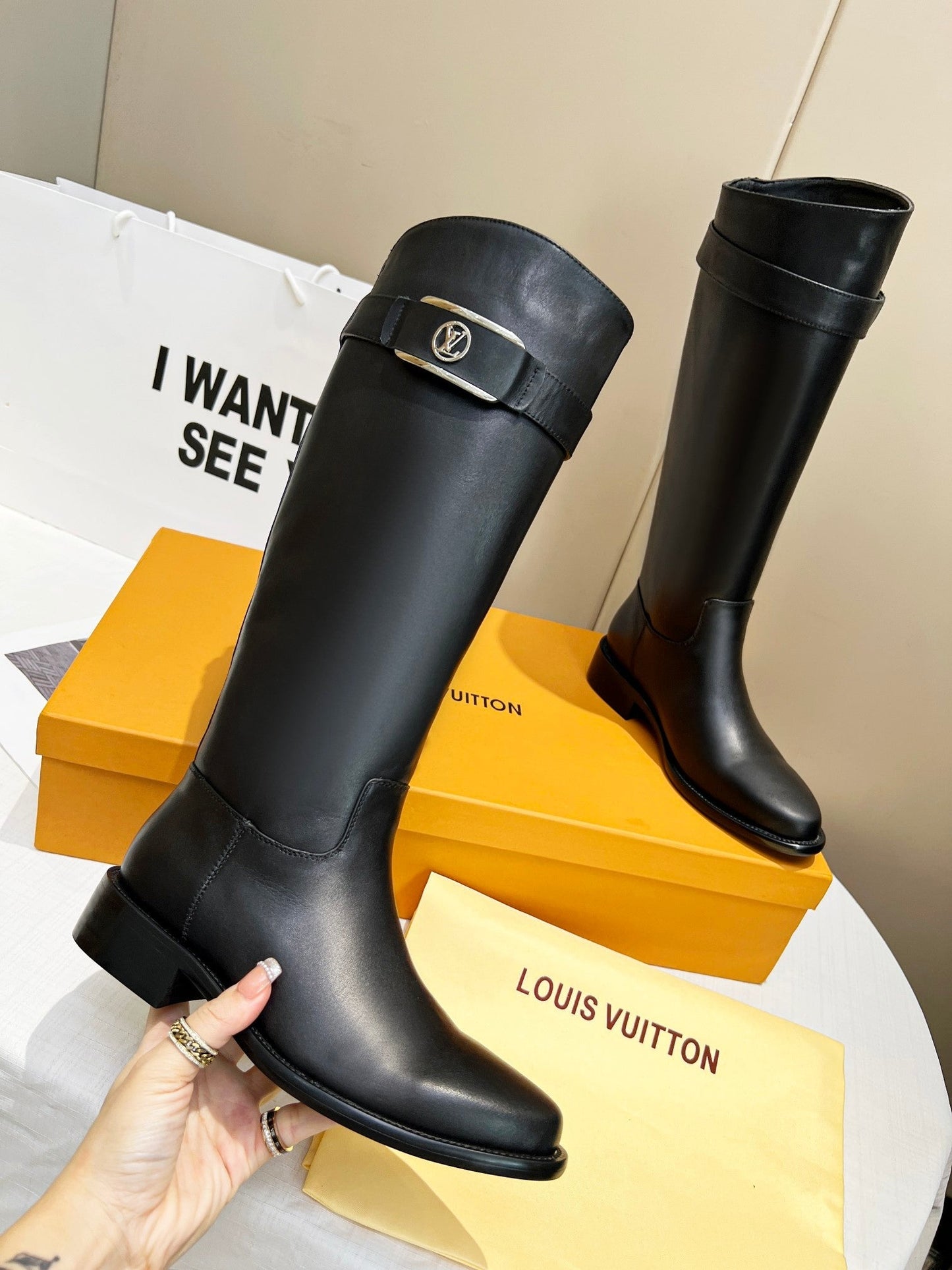 Luxury Shoes - LU-V - 498