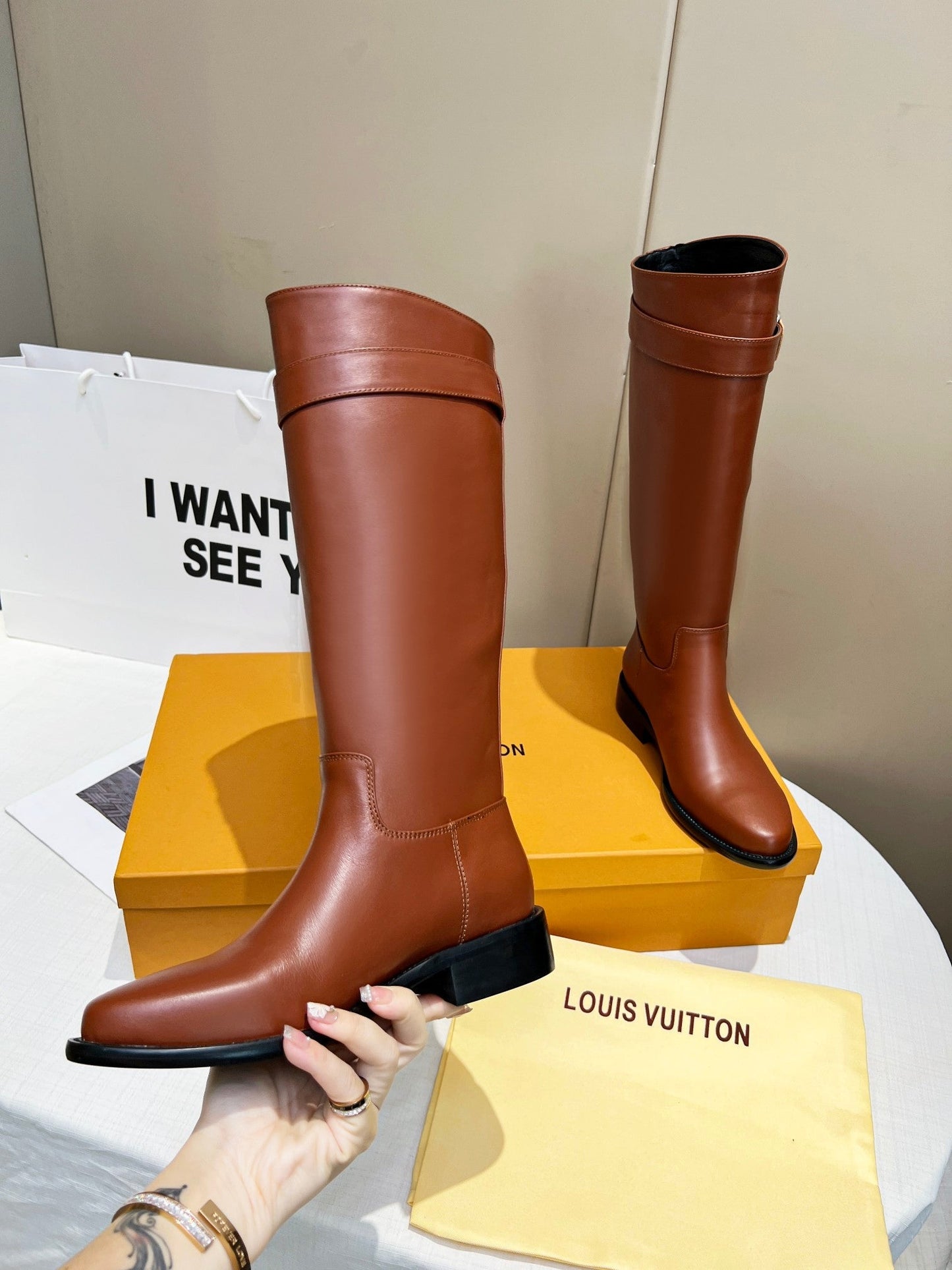 Luxury Shoes - LU-V - 500