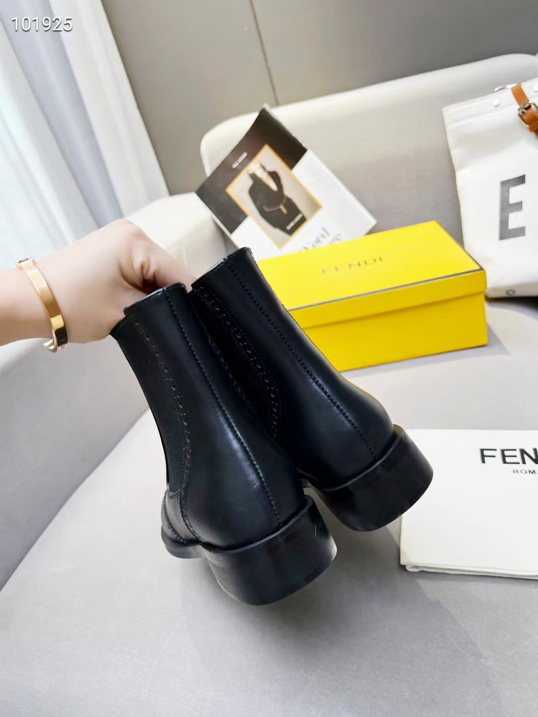 Luxury Shoes - FED - 314