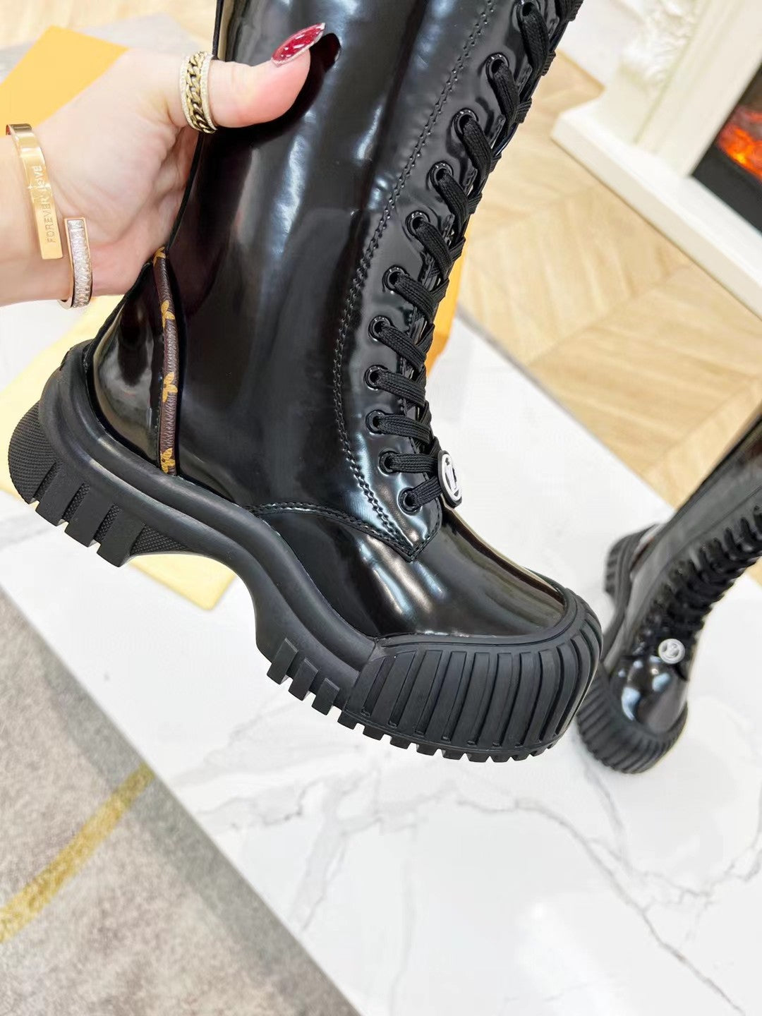 Luxury Shoes - LU-V - 462