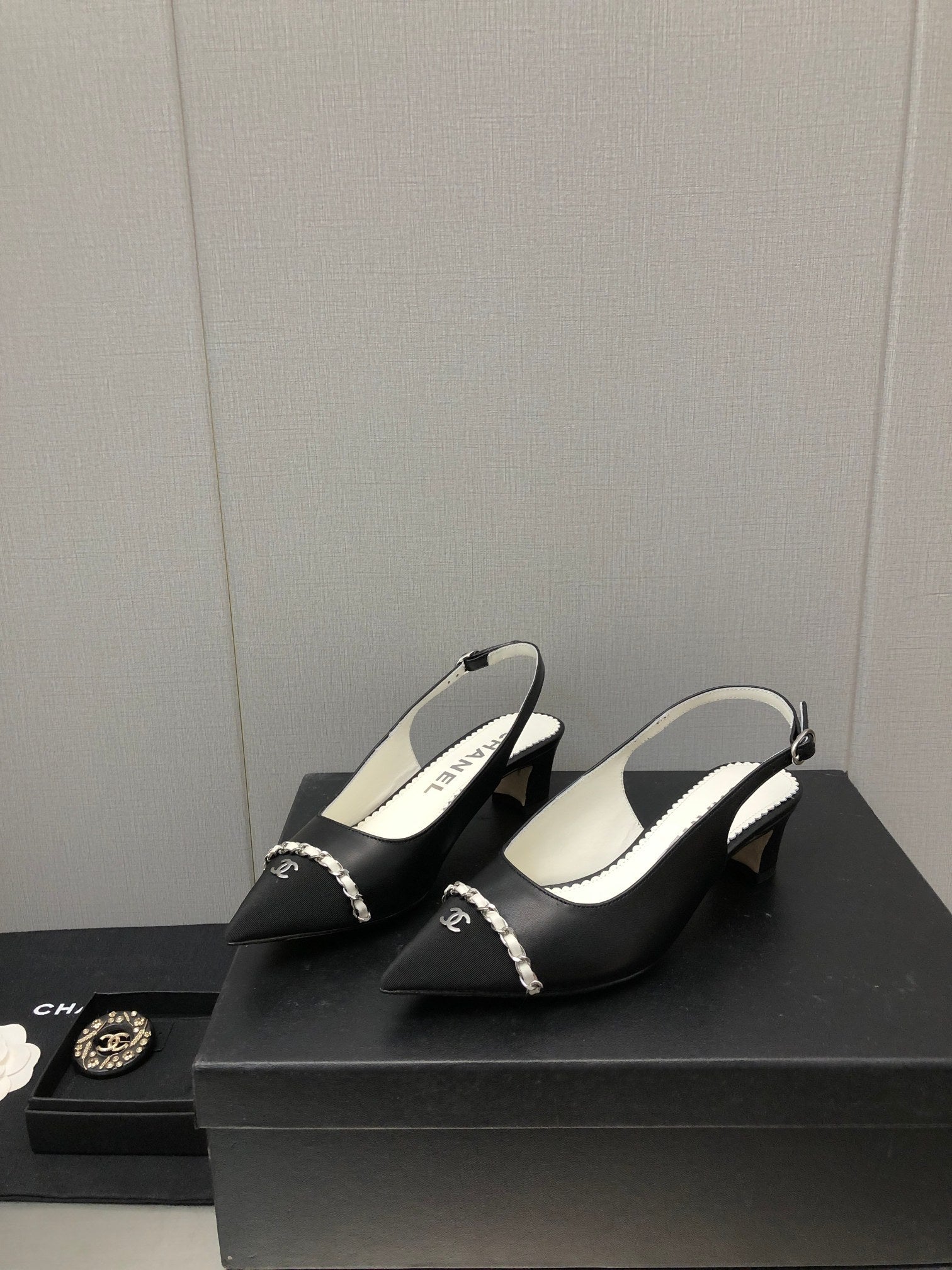 Luxury Shoes Sandals - CHL - 882