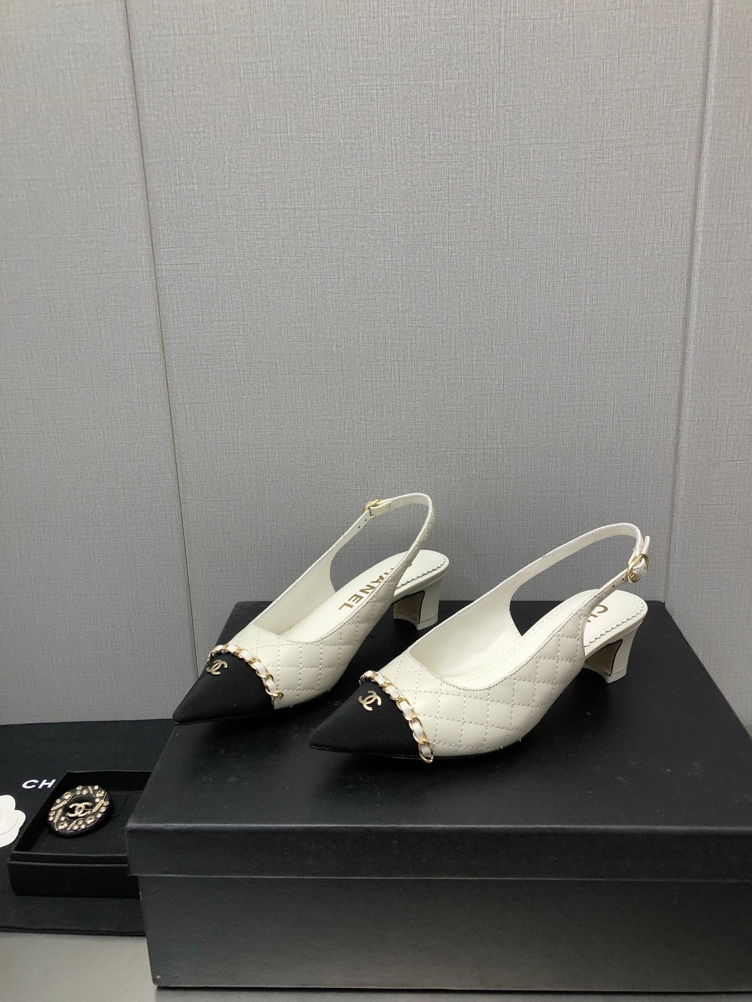 Luxury Shoes Sandals - CHL - 884