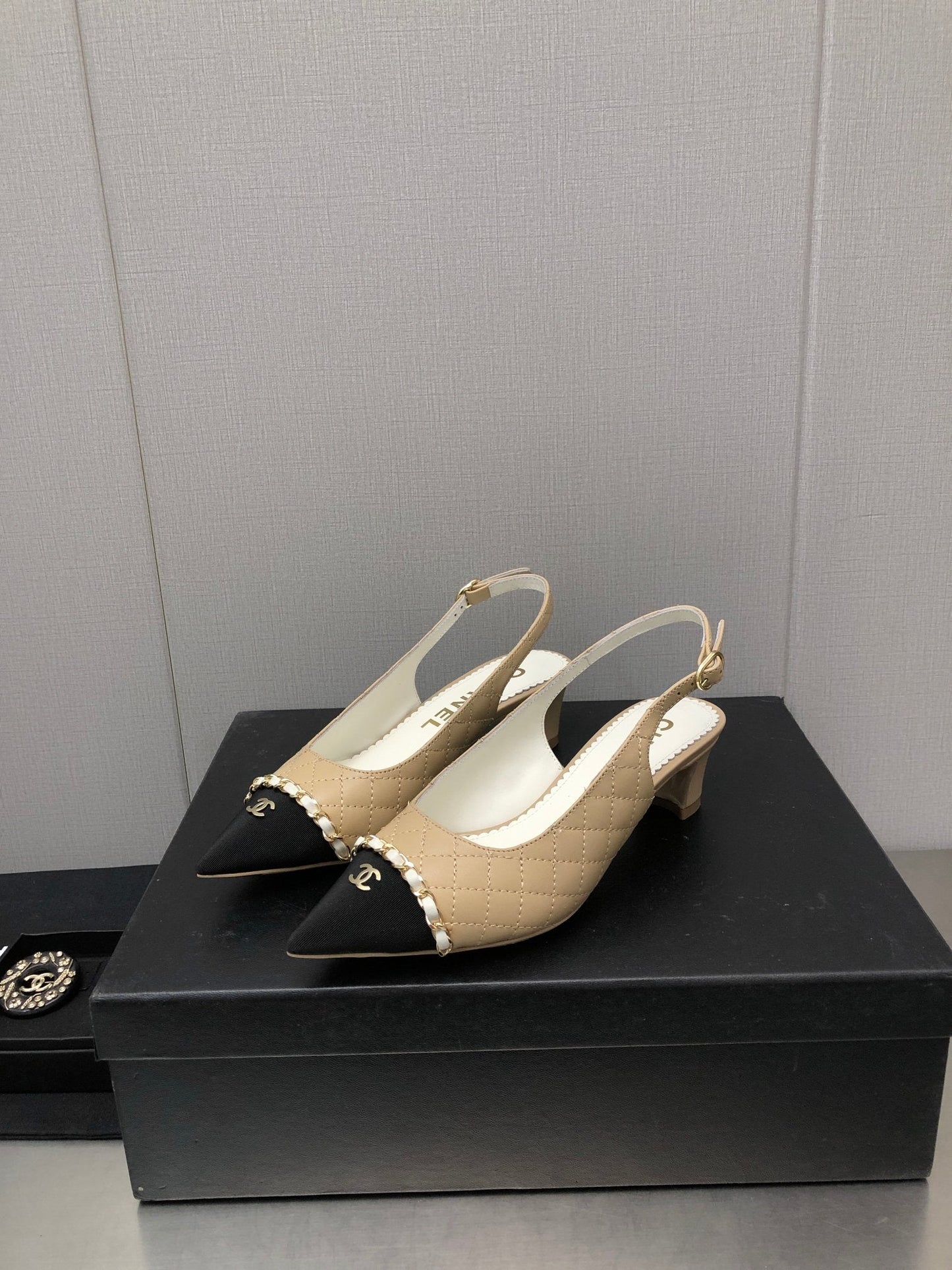 Luxury Shoes Sandals - CHL - 885