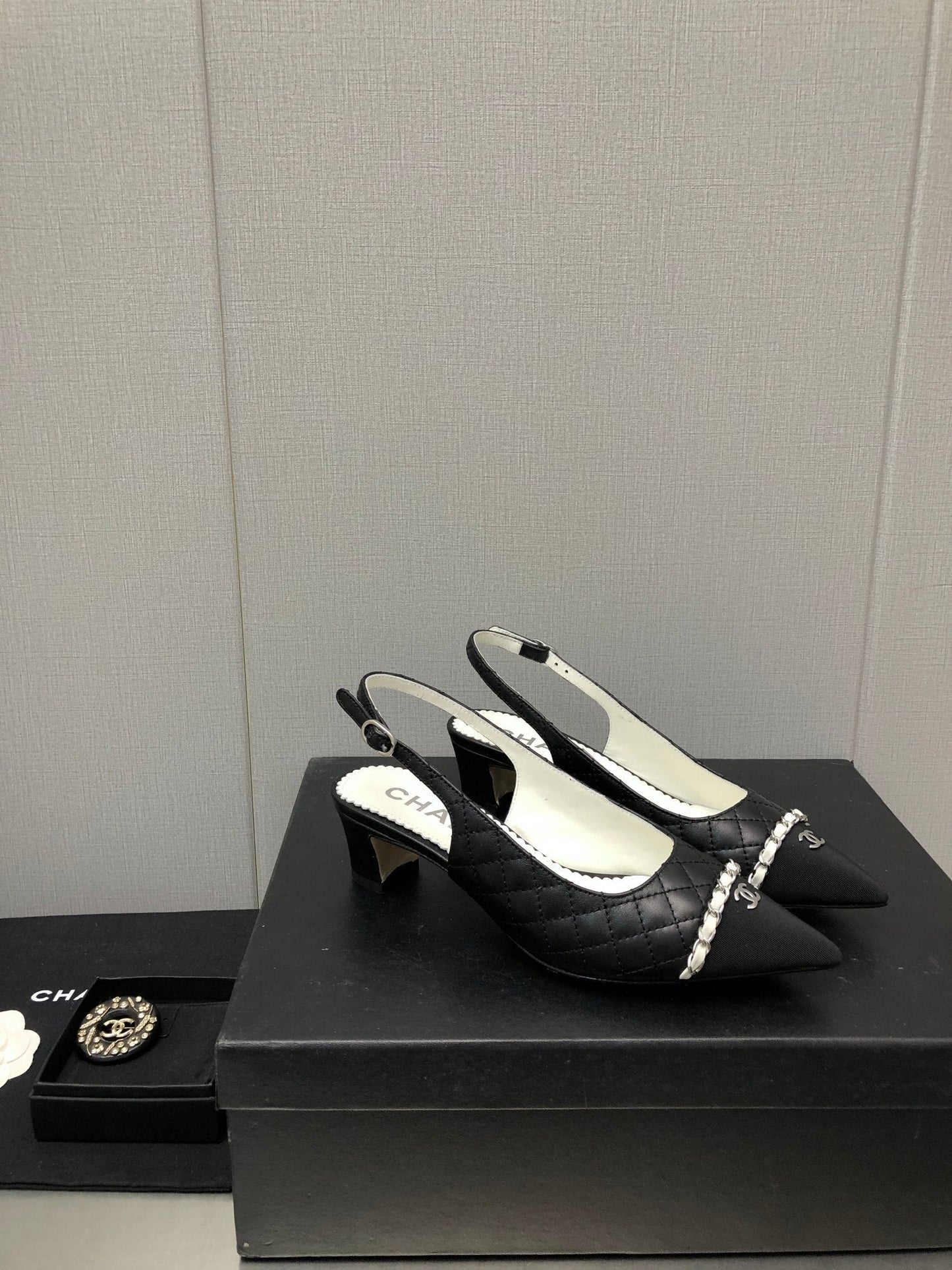 Luxury Shoes Sandals - CHL - 886