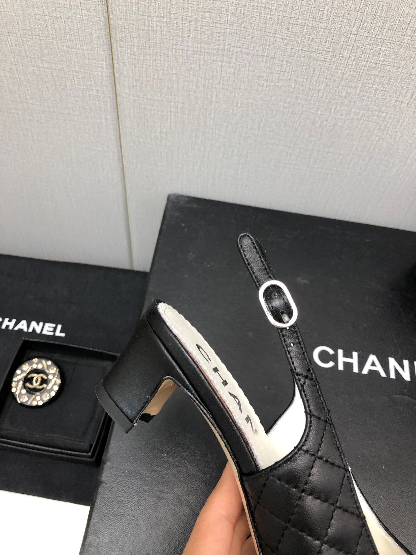 Luxury Shoes Sandals - CHL - 886