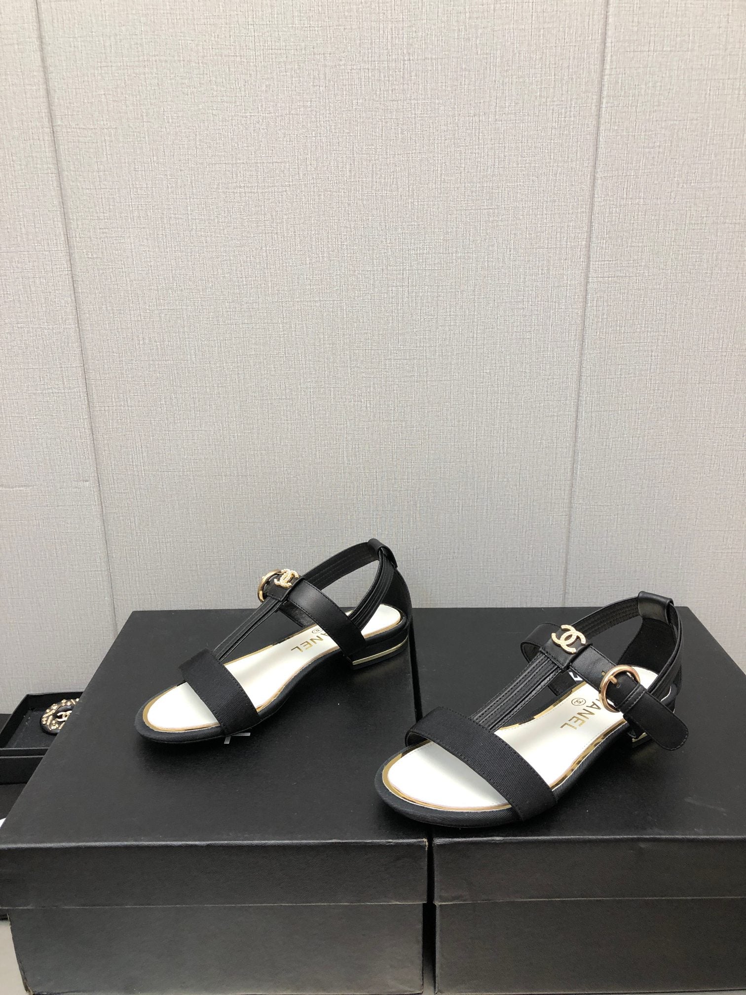 Luxury Shoes Sandals - CHL - 765