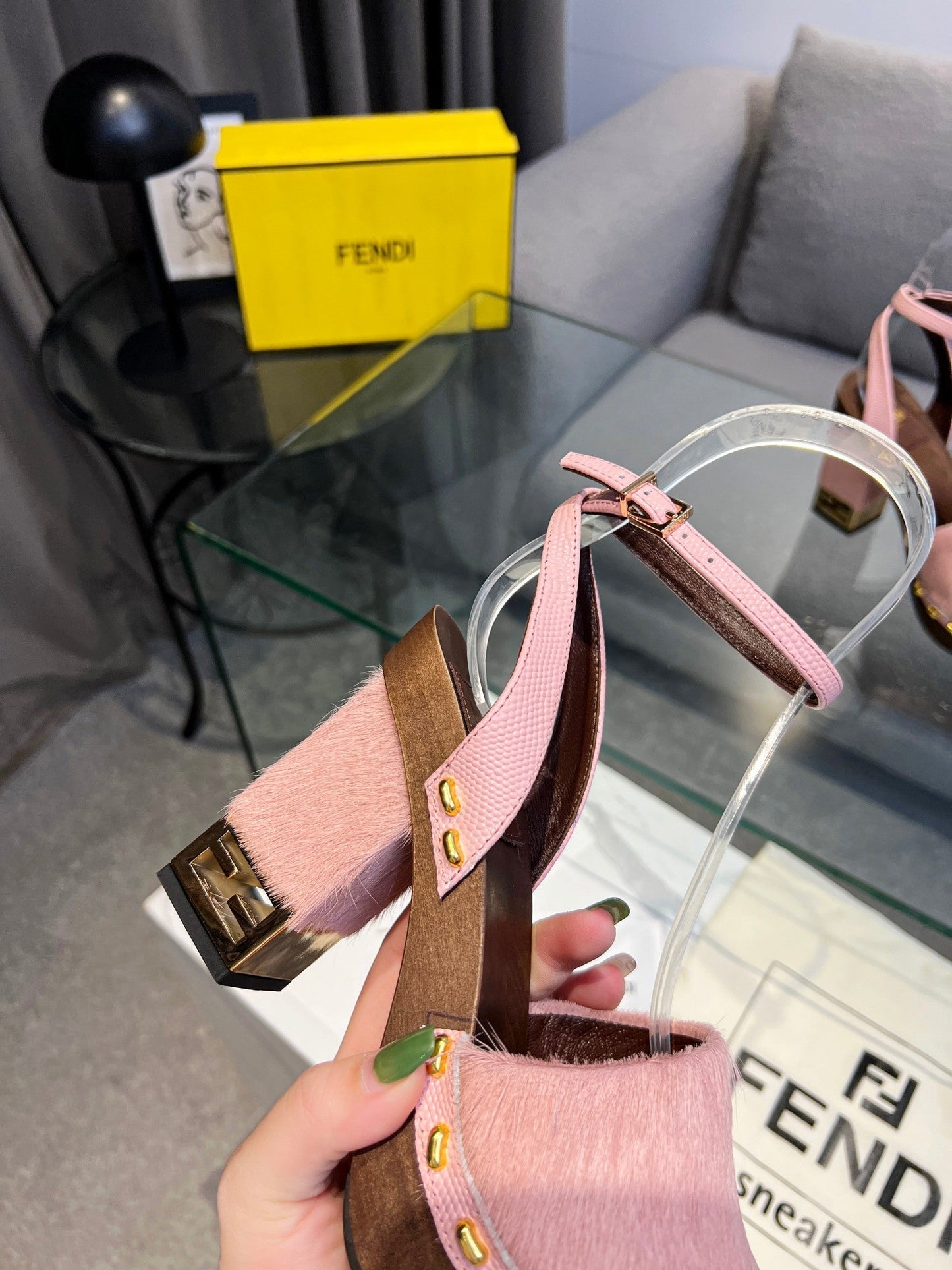 Luxury Shoes - FED - 182