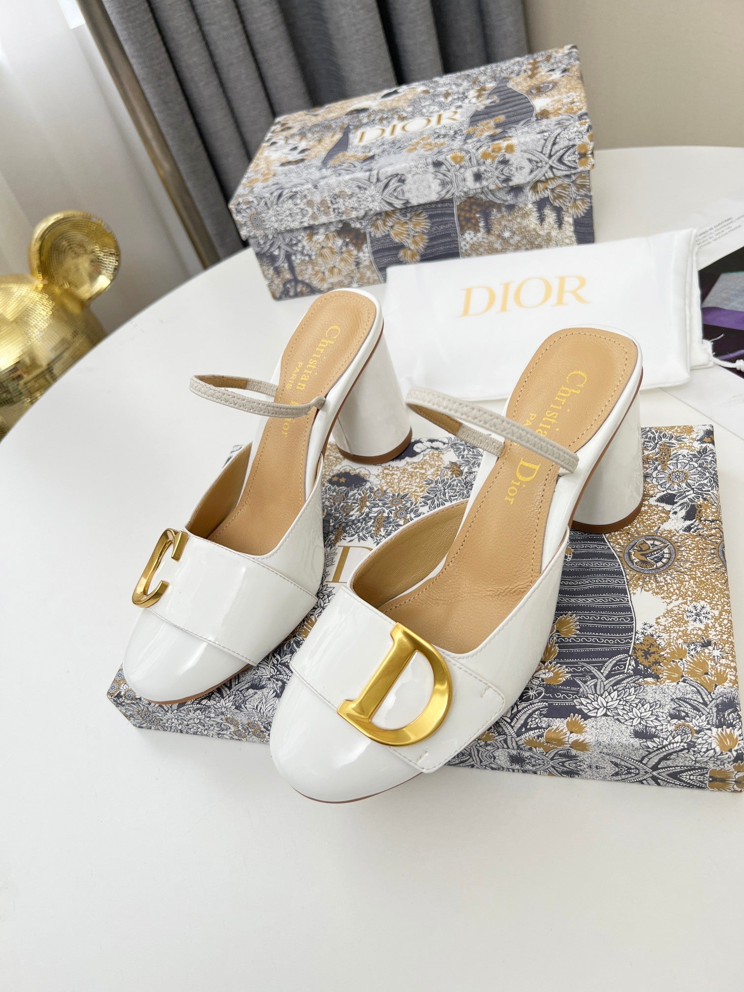 Luxury Shoes - DIR - 171