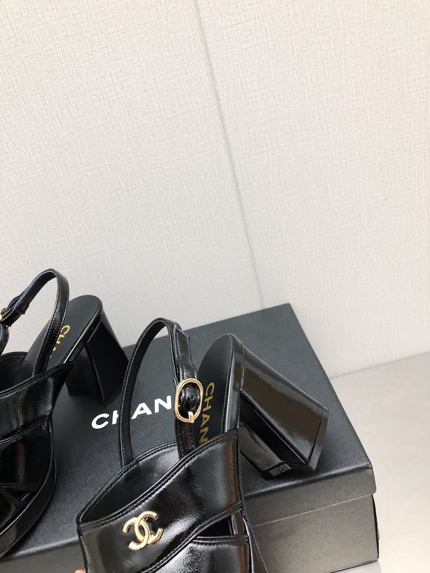 Luxury Shoes Sandals - CHL - 144