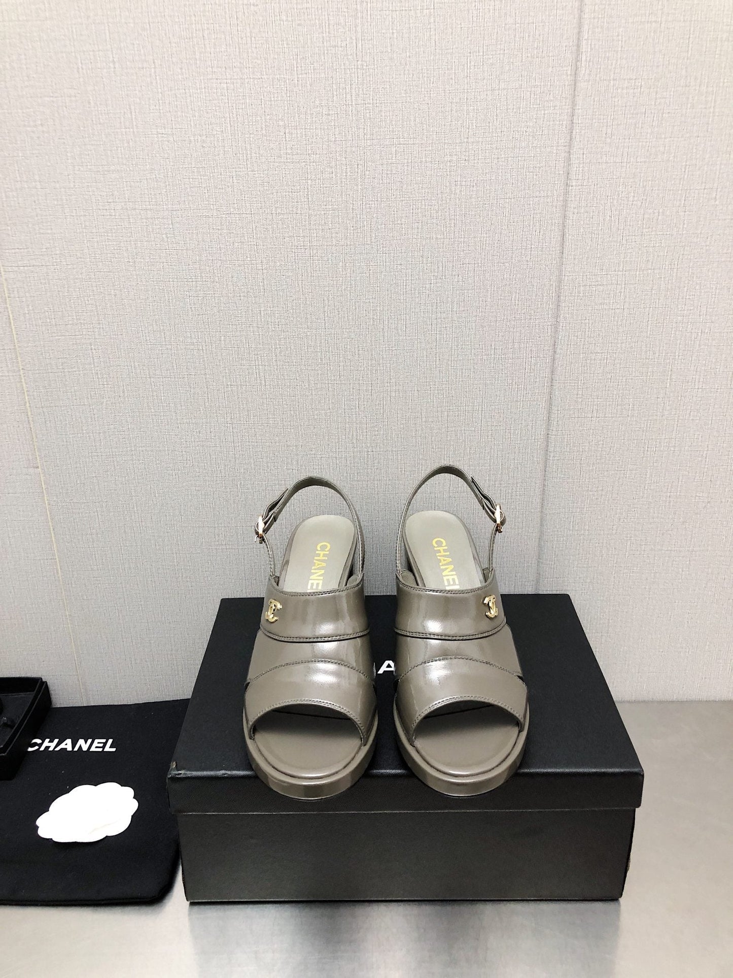 Luxury Shoes Sandals - CHL - 142