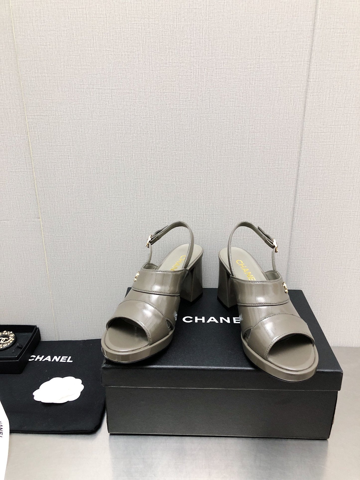 Luxury Shoes Sandals - CHL - 142