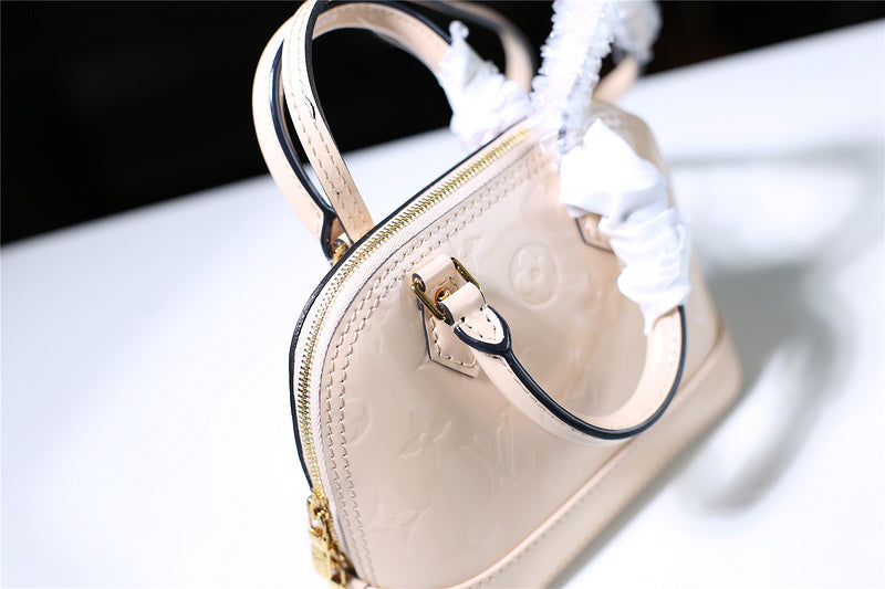 Ozarra Fashion Lu-Vi bags - 8304