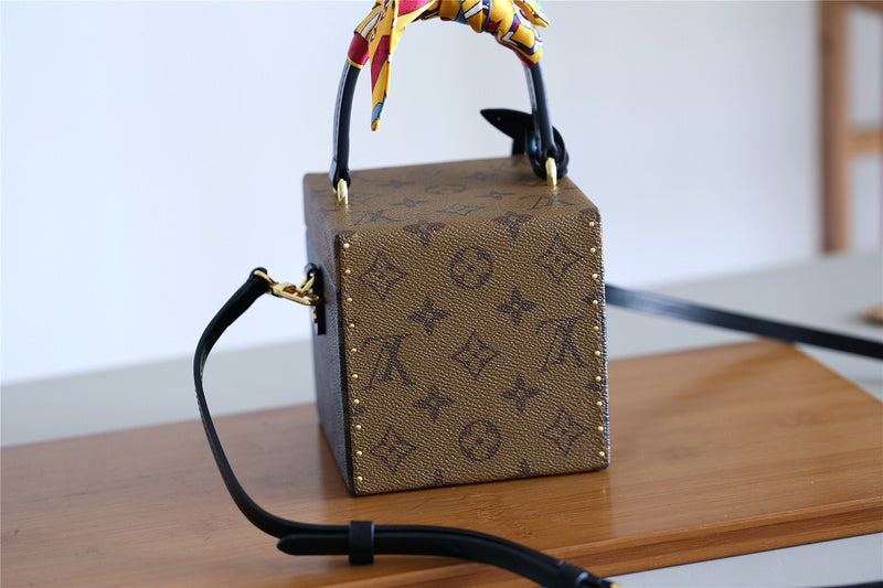 Ozarra Fashion Lu-Vi bags - 9401