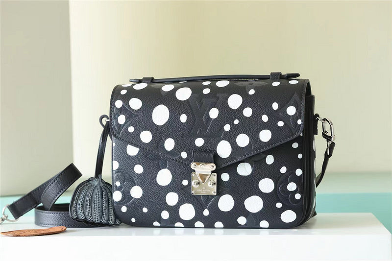 Ozarra - LUV Bags - 474