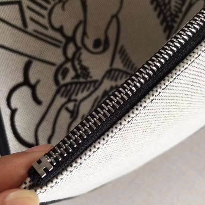 Ozarra - HMS Bags - 065