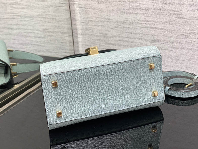 Ozarra - HMS Bags - 004