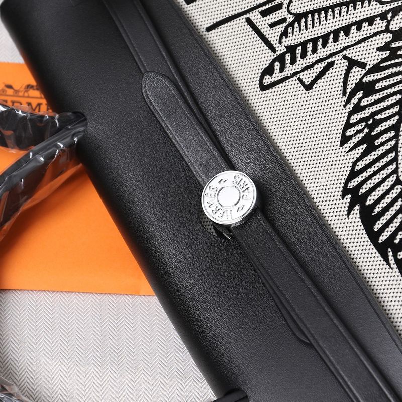 Ozarra - HMS Bags - 070