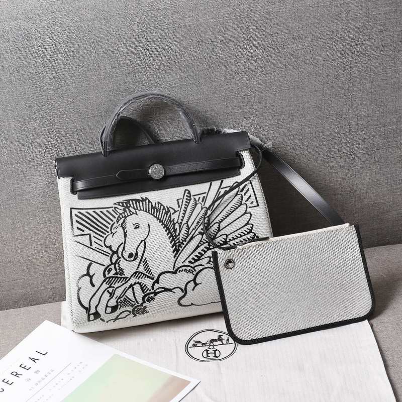 Ozarra - HMS Bags - 070