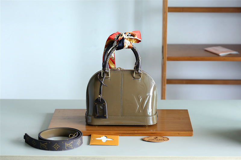 Ozarra Fashion Lu-Vi bags - 8280