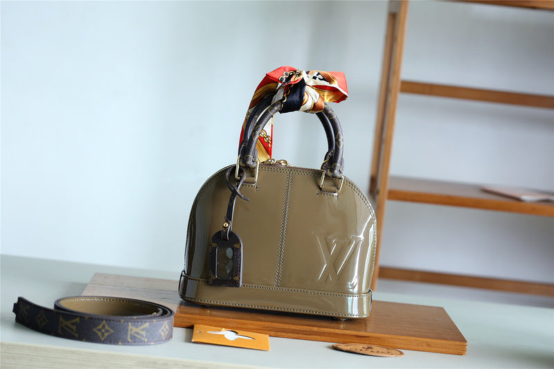 Ozarra Fashion Lu-Vi bags - 8280
