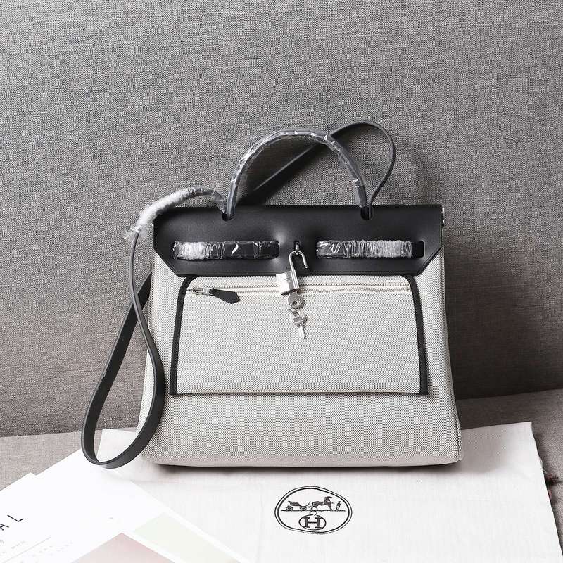 Ozarra - HMS Bags - 070