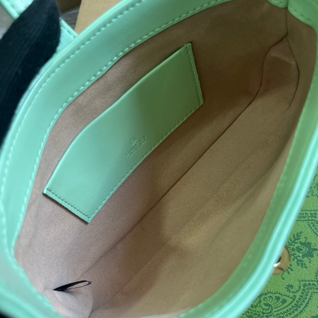 GG637091 Handbag subaxillary bag 19cm light green cowhide