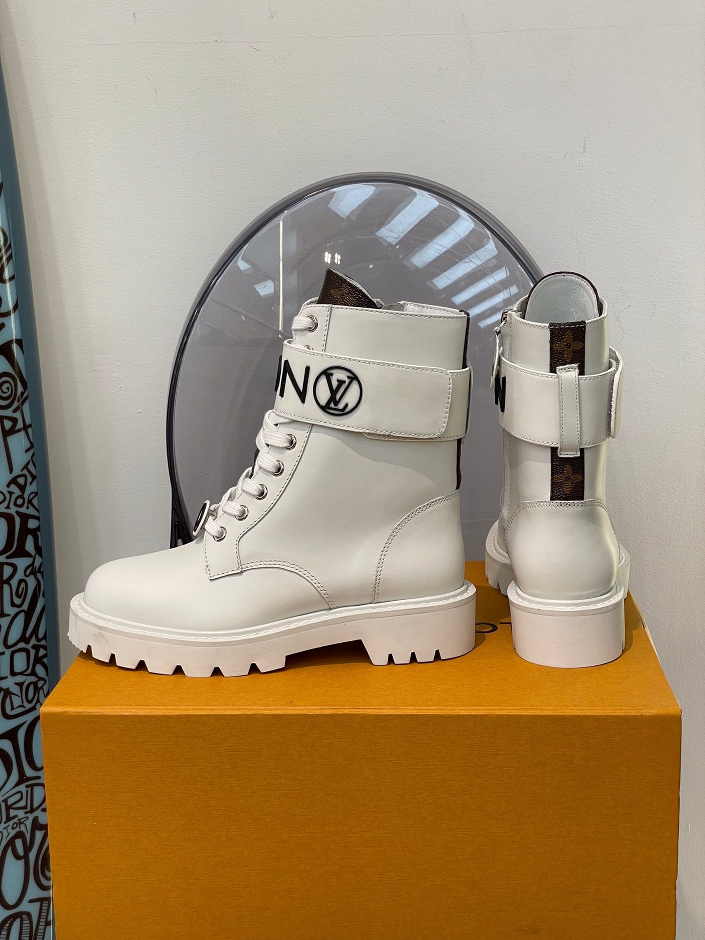 Luxury Shoes - LU-V - 552