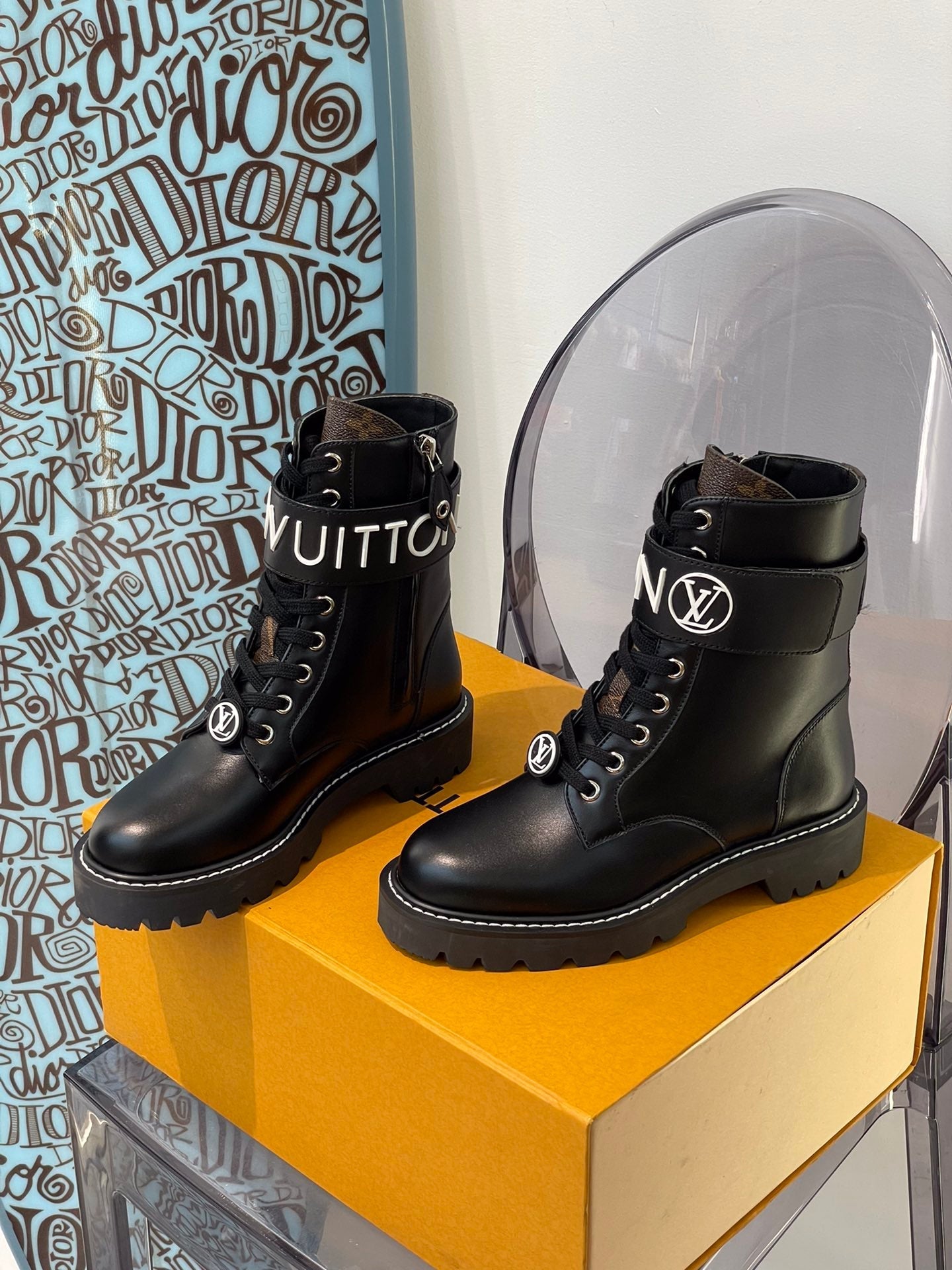 Luxury Shoes - LU-V - 553