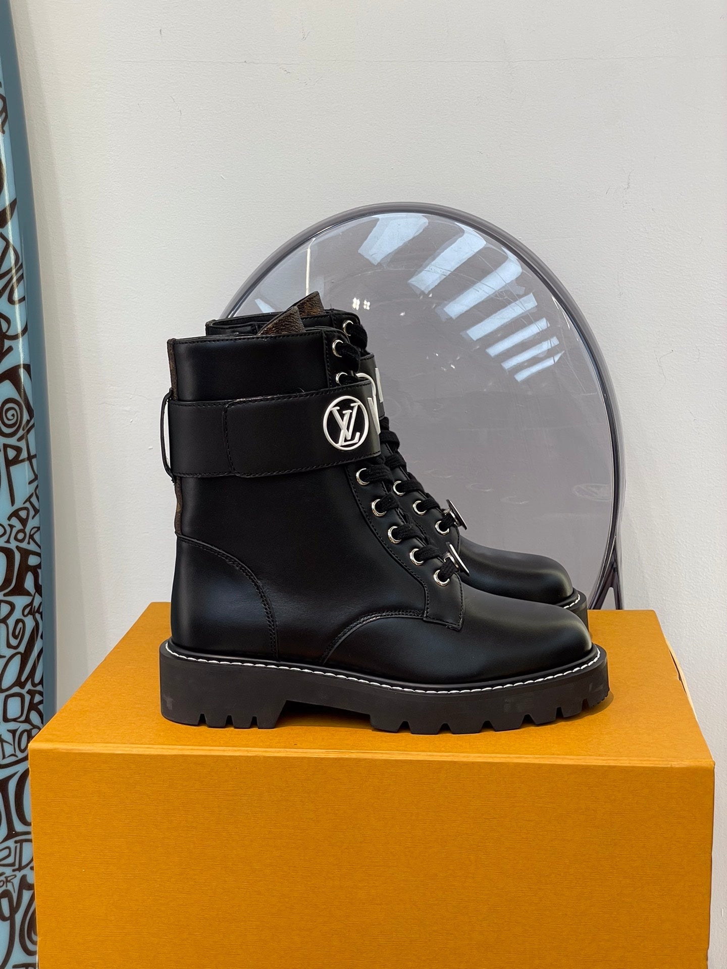 Luxury Shoes - LU-V - 553