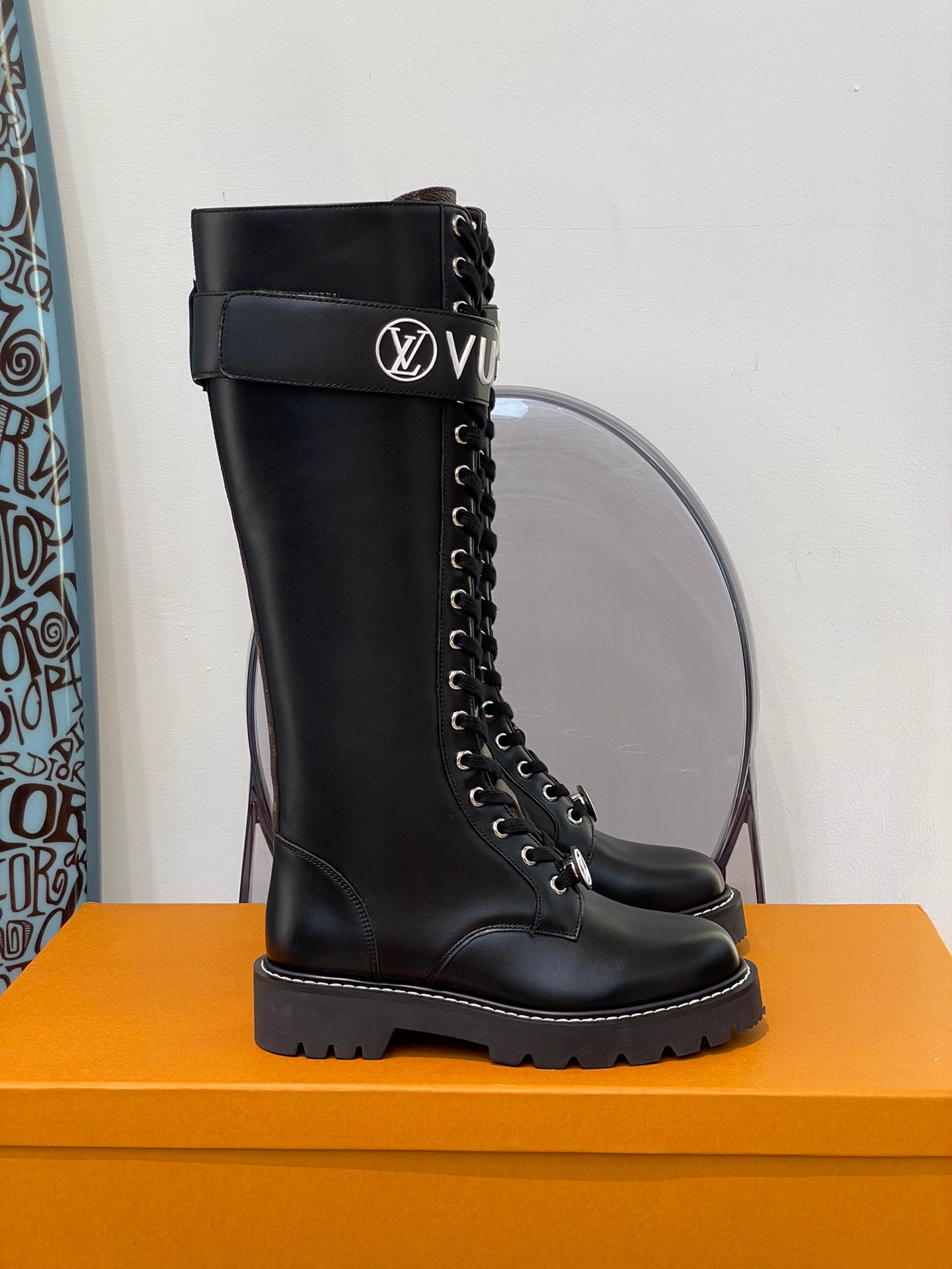 Luxury Shoes - LU-V - 551