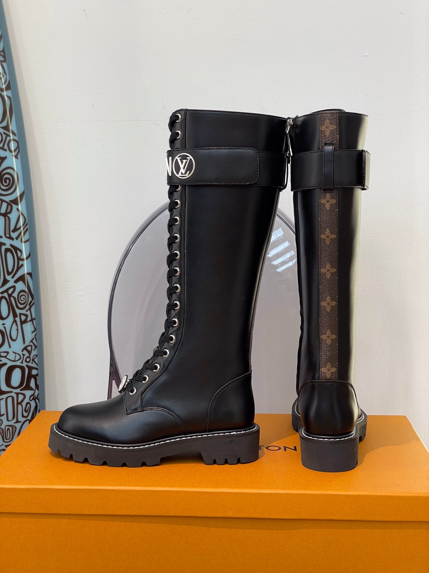 Luxury Shoes - LU-V - 551