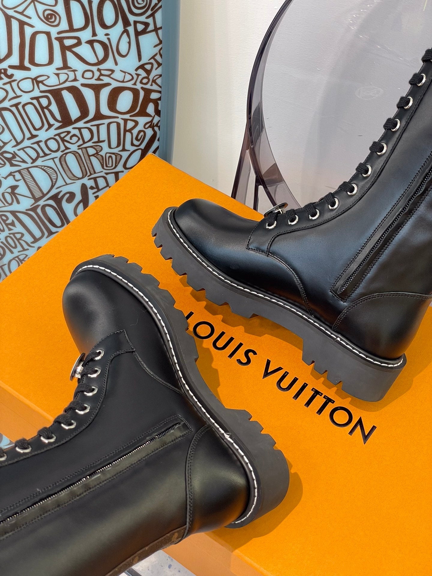 Luxury Shoes - LU-V - 551