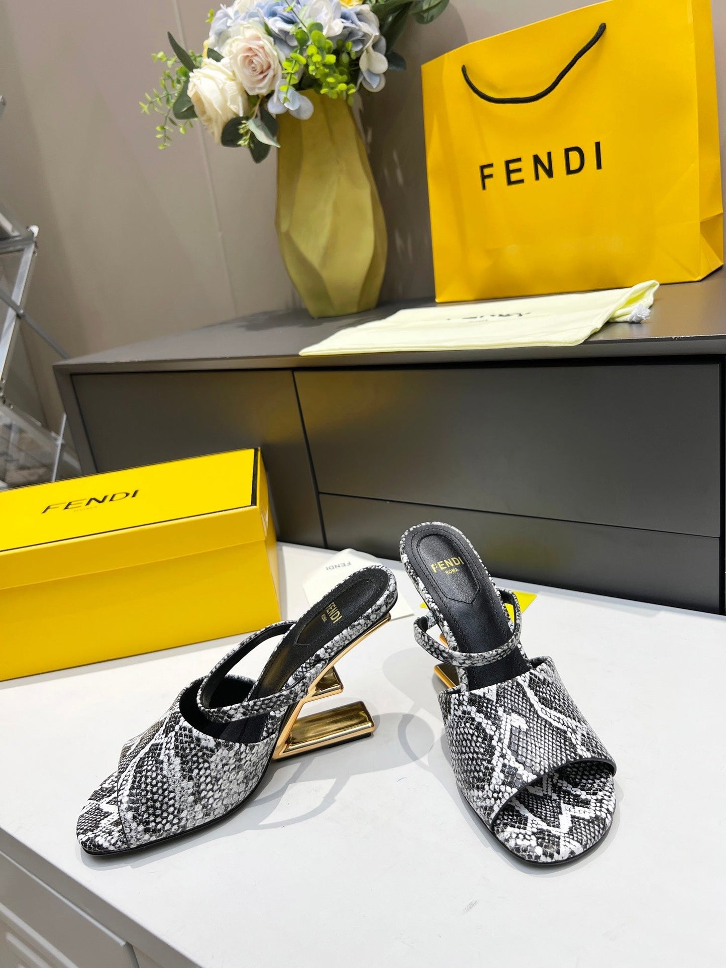 Luxury Shoes - FED - 681