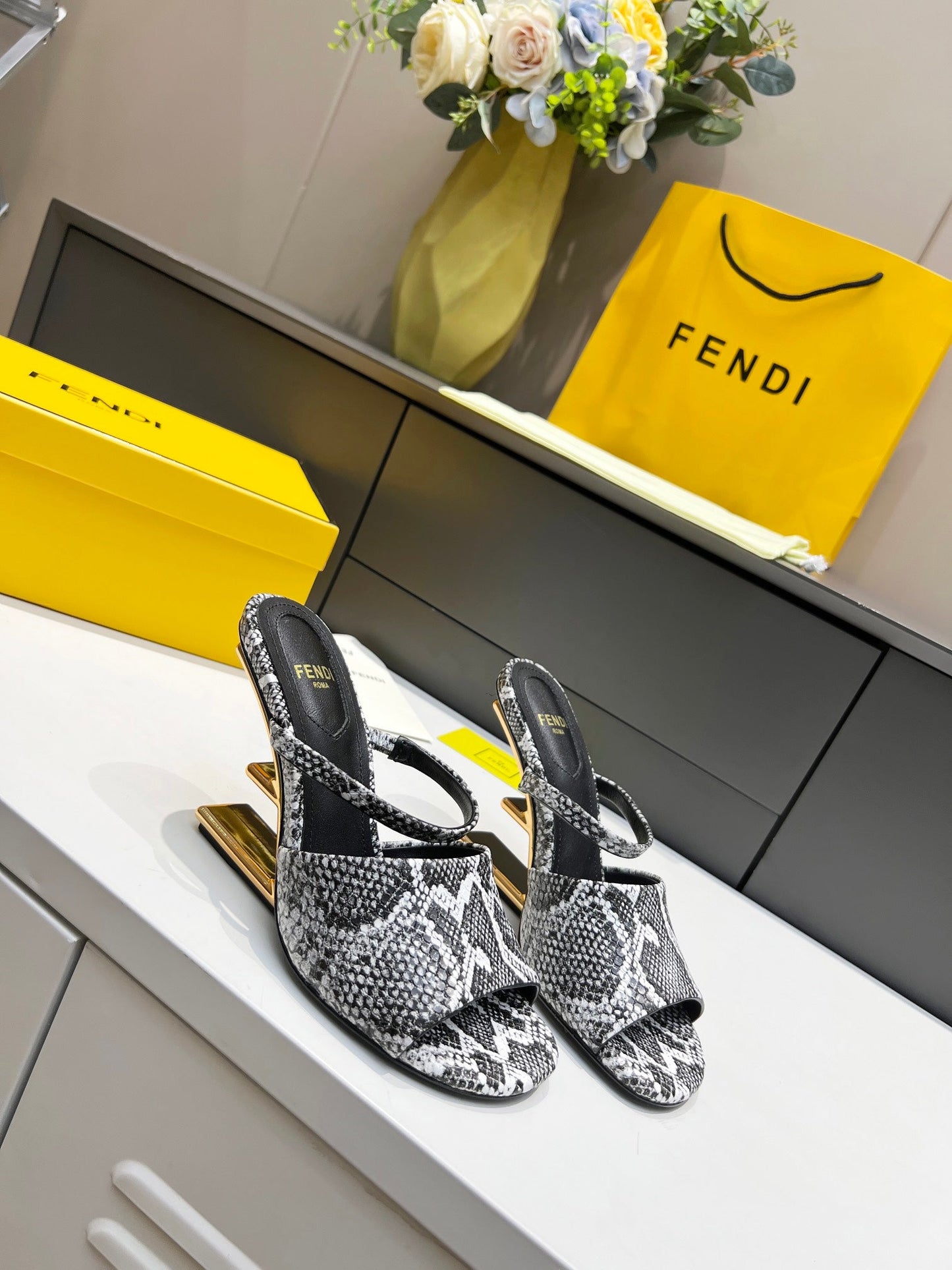 Luxury Shoes - FED - 681