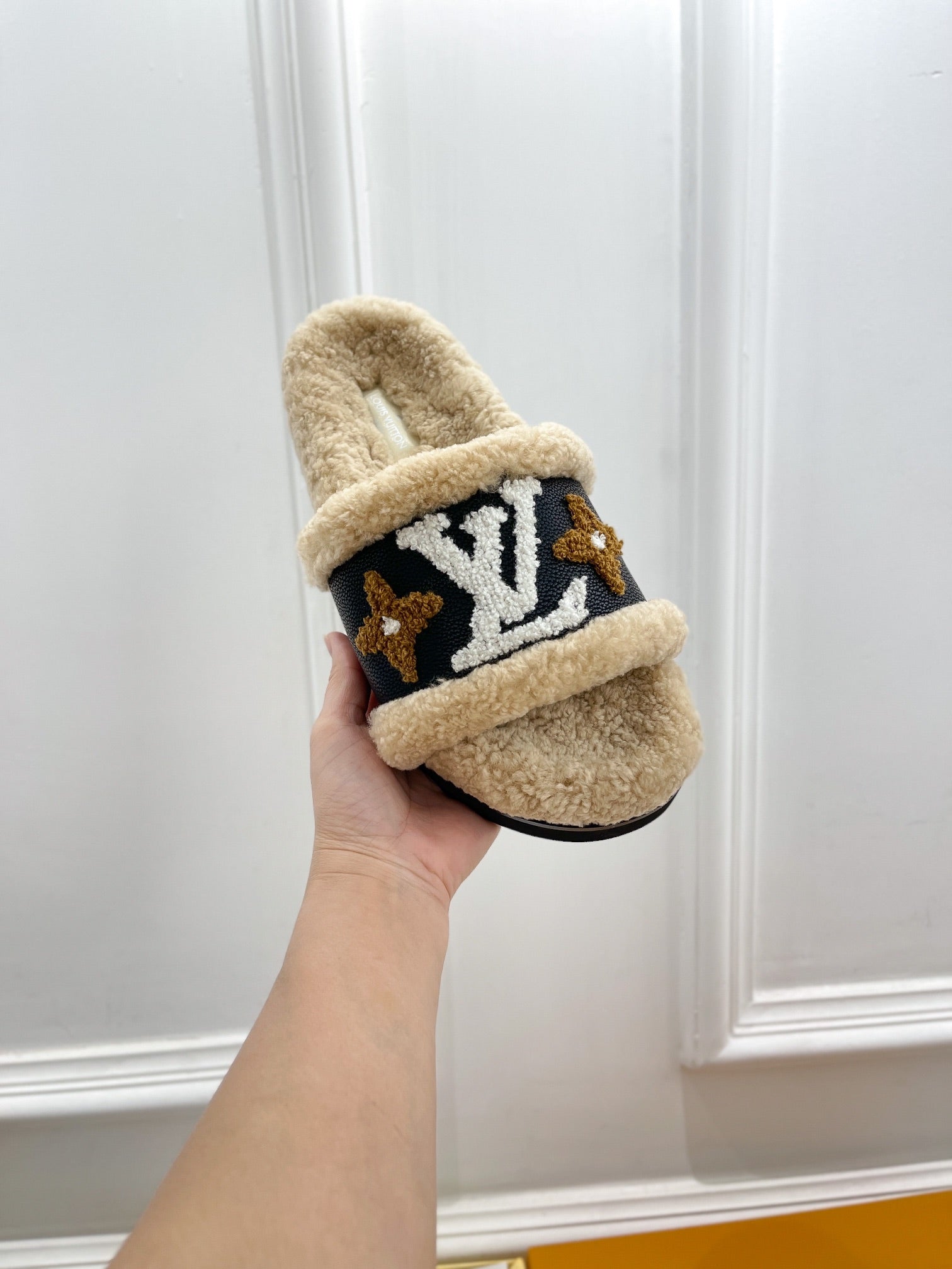 Luxury Shoes - LU-V - 417